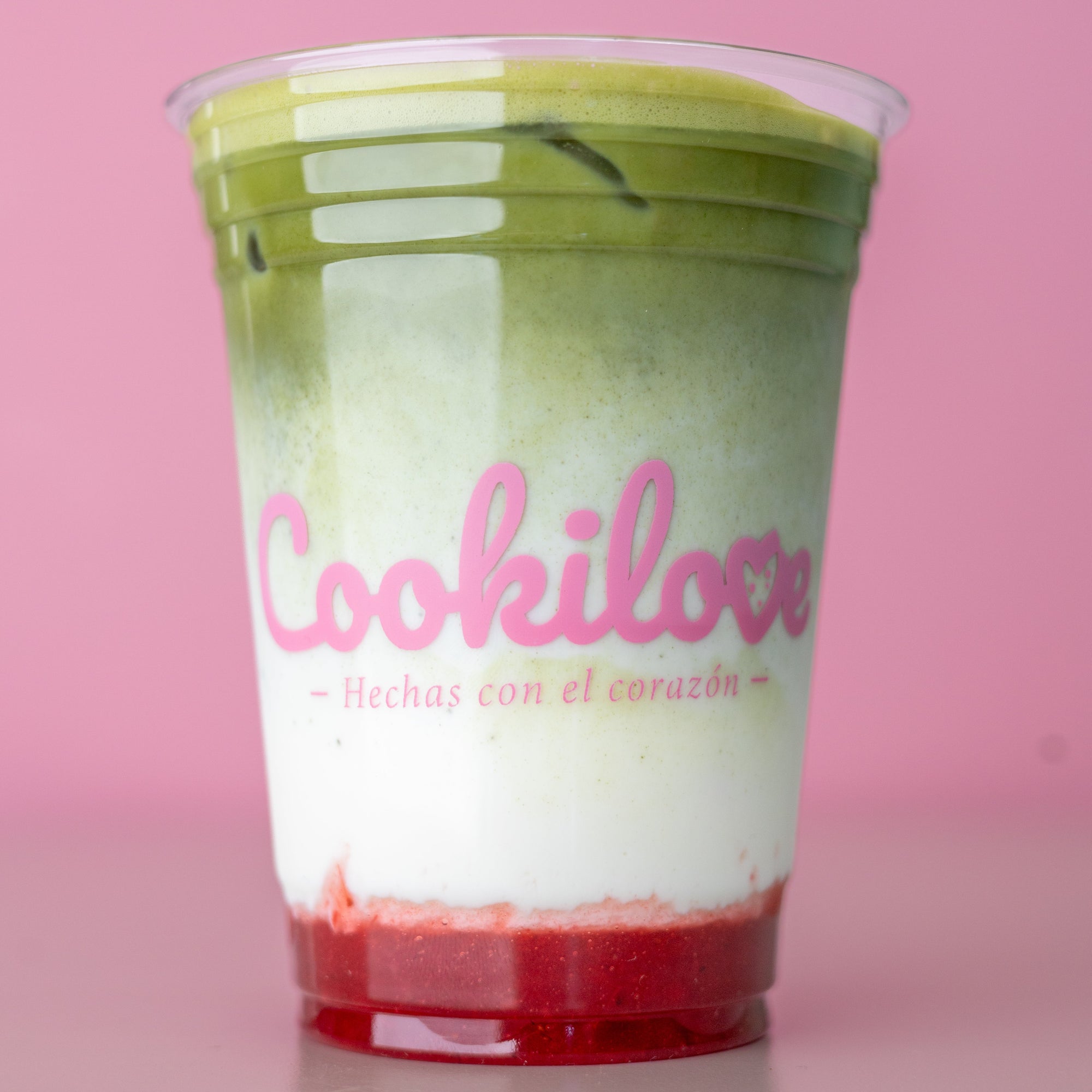Matcha Fresa Latte Frío